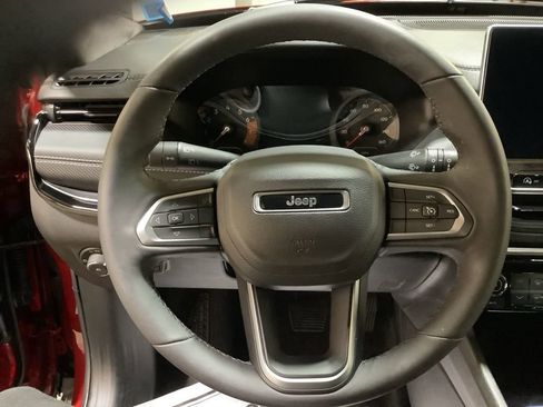 Used 2024 Jeep Compass Latitude w/ Convenience Group image 29