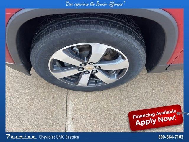 Used 2019 Chevrolet Traverse LT FWD image 11