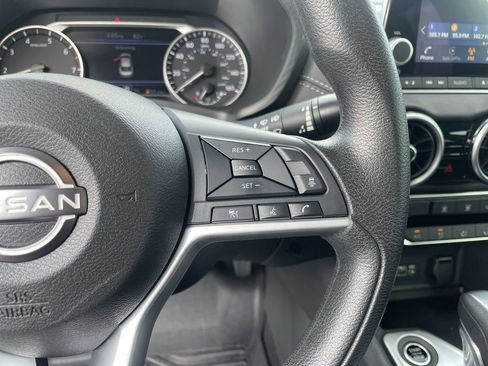 Used 2024 Nissan Sentra SV FWD image 17