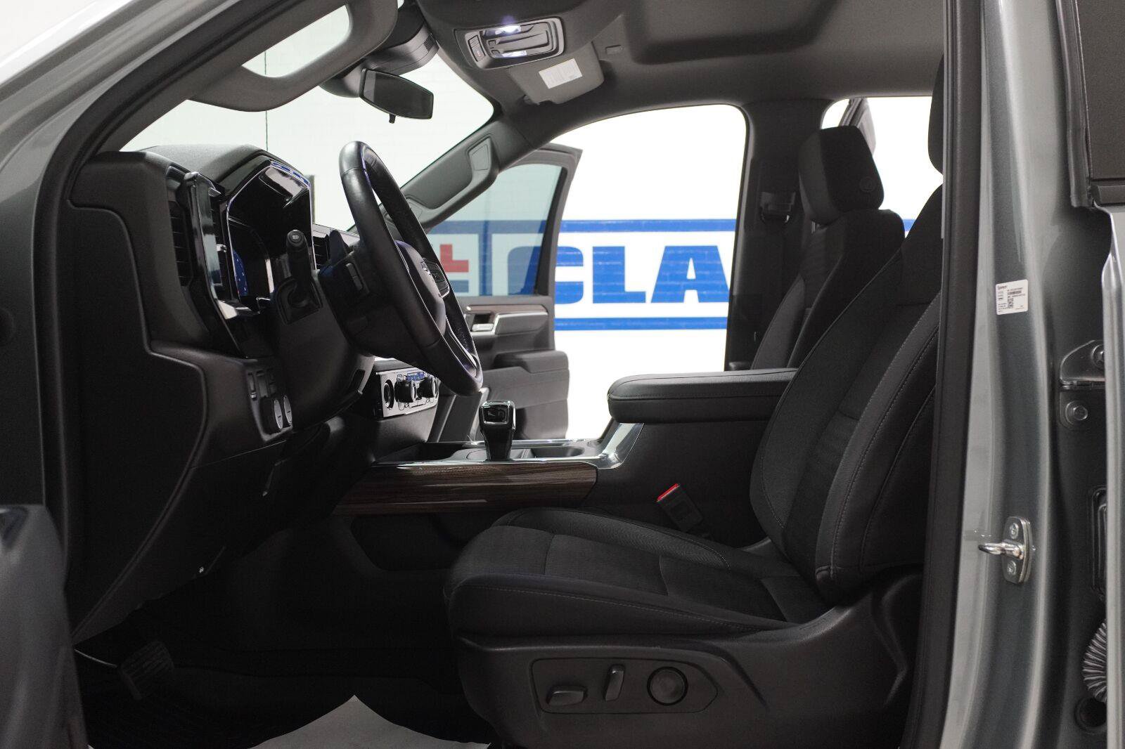 Used 2023 Chevrolet Silverado 1500 RST RWD image 6