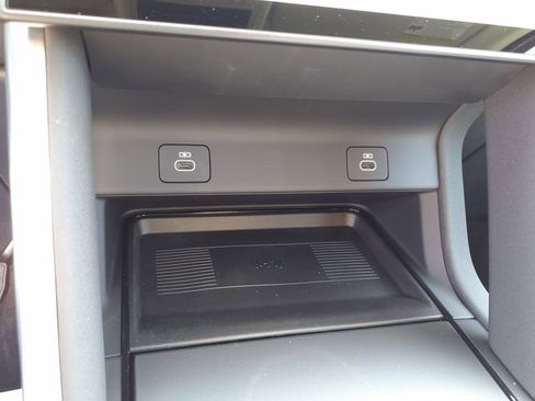 Certified 2025 Land Rover Discovery Sport S image 17