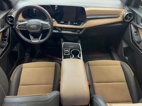 Used 2025 Chevrolet Equinox ACTIV w/ Safety and Technology Package AWD/4WD image 17