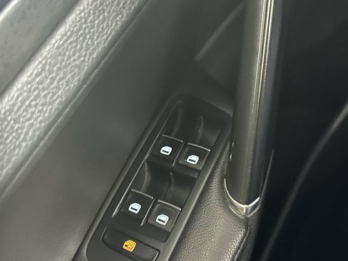 Used 2017 Volkswagen Golf R 4-Door AWD/4WD image 39