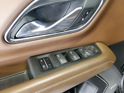 Used 2022 Chevrolet Tahoe High Country RWD image 15