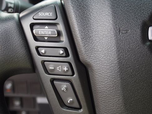 Used 2025 Nissan Frontier SV RWD image 22