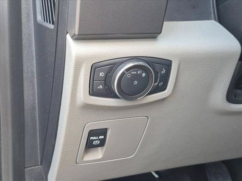 Used 2018 Ford F150 XLT AWD/4WD image 9