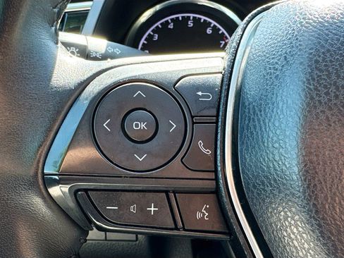 Used 2018 Toyota Camry SE w/ Moonroof Package FWD image 10