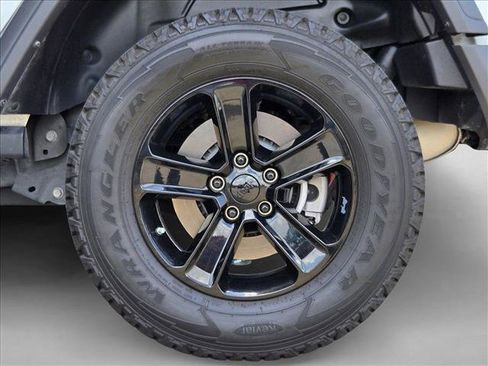 Used 2024 Jeep Wrangler Unlimited Rubicon 4xe AWD/4WD image 23