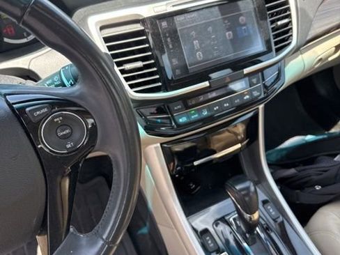Used 2016 Honda Accord EX-L image 11