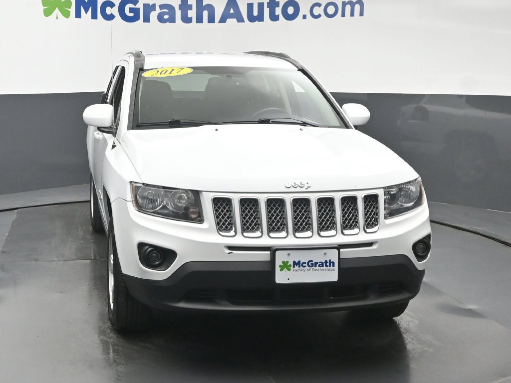 Used 2017 Jeep Compass Latitude FWD image 5