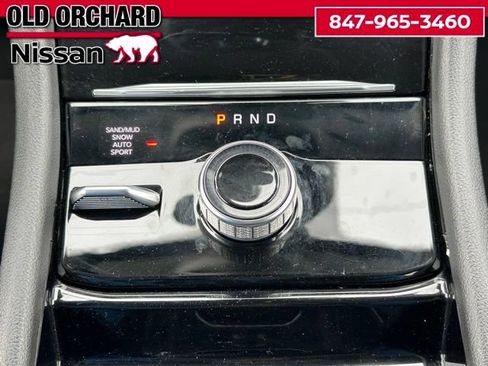 Used 2023 Jeep Grand Cherokee L Limited AWD/4WD image 16