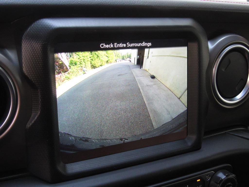 Used 2018 Jeep Wrangler Unlimited Rubicon AWD/4WD image 31