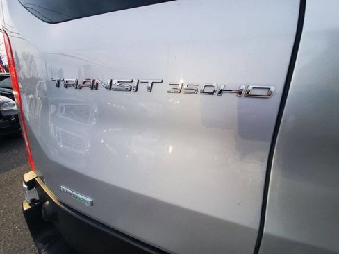 Used 2019 Ford Transit 350 XLT image 29