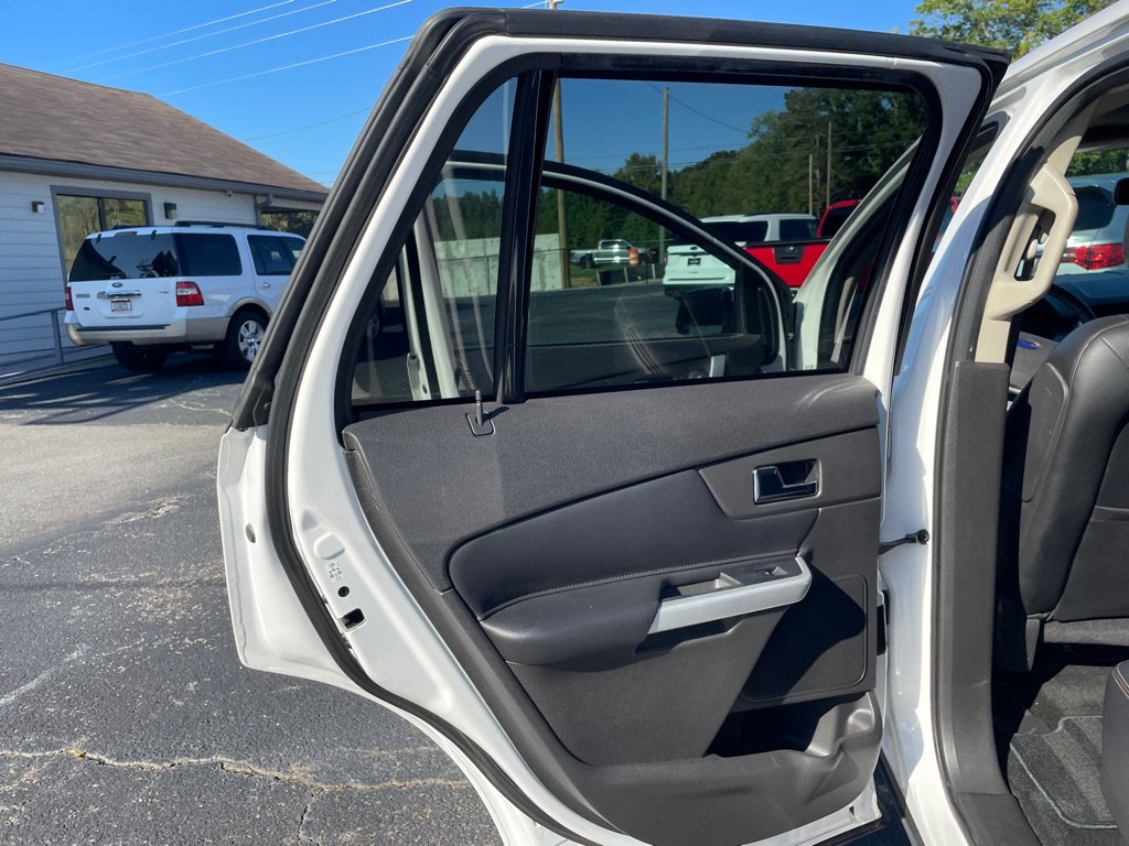 Used 2013 Ford Edge SEL AWD/4WD image 17