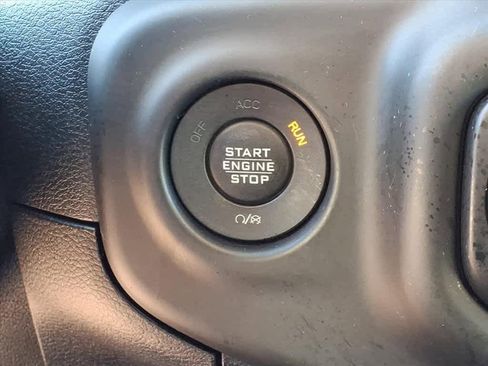 Used 2018 Jeep Wrangler Unlimited Sahara image 24