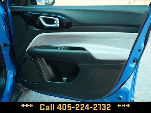 Used 2025 Jeep Compass Limited AWD/4WD image 20