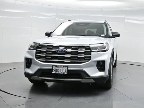 Used 2025 Ford Explorer Active w/ Active Comfort Package RWD image 42