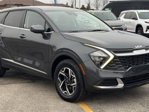 Used 2023 Kia Sportage LX image 2