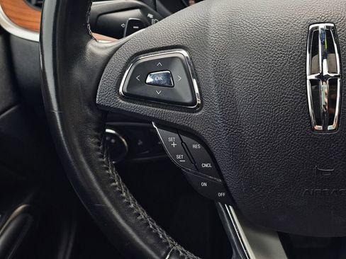 Used 2017 Lincoln MKC Select w/ Select Plus Package AWD/4WD image 25