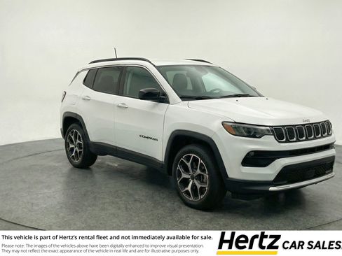 Used 2025 Jeep Compass Latitude AWD/4WD image 1