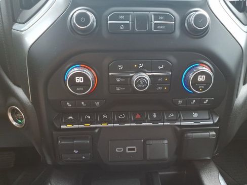 Used 2019 Chevrolet Silverado 1500 LTZ w/ LTZ Premium Package AWD/4WD image 23