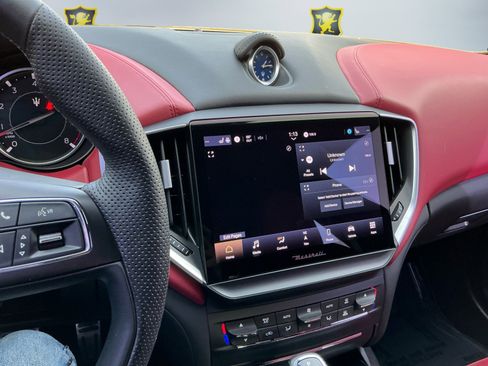 Used 2022 Maserati Ghibli Modena Q4 image 14