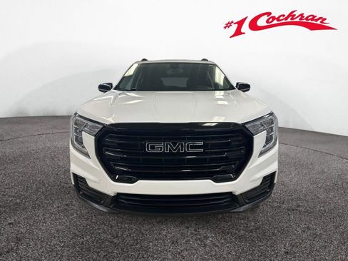 Certified 2023 GMC Terrain SLE w/ Driver Convenience Package image 33