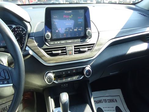Used 2025 Nissan Altima 2.5 SV FWD image 22