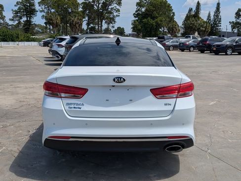 Used 2018 Kia Optima EX w/ Technology Package FWD image 7