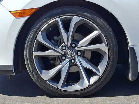 Used 2019 Honda Civic Touring image 8