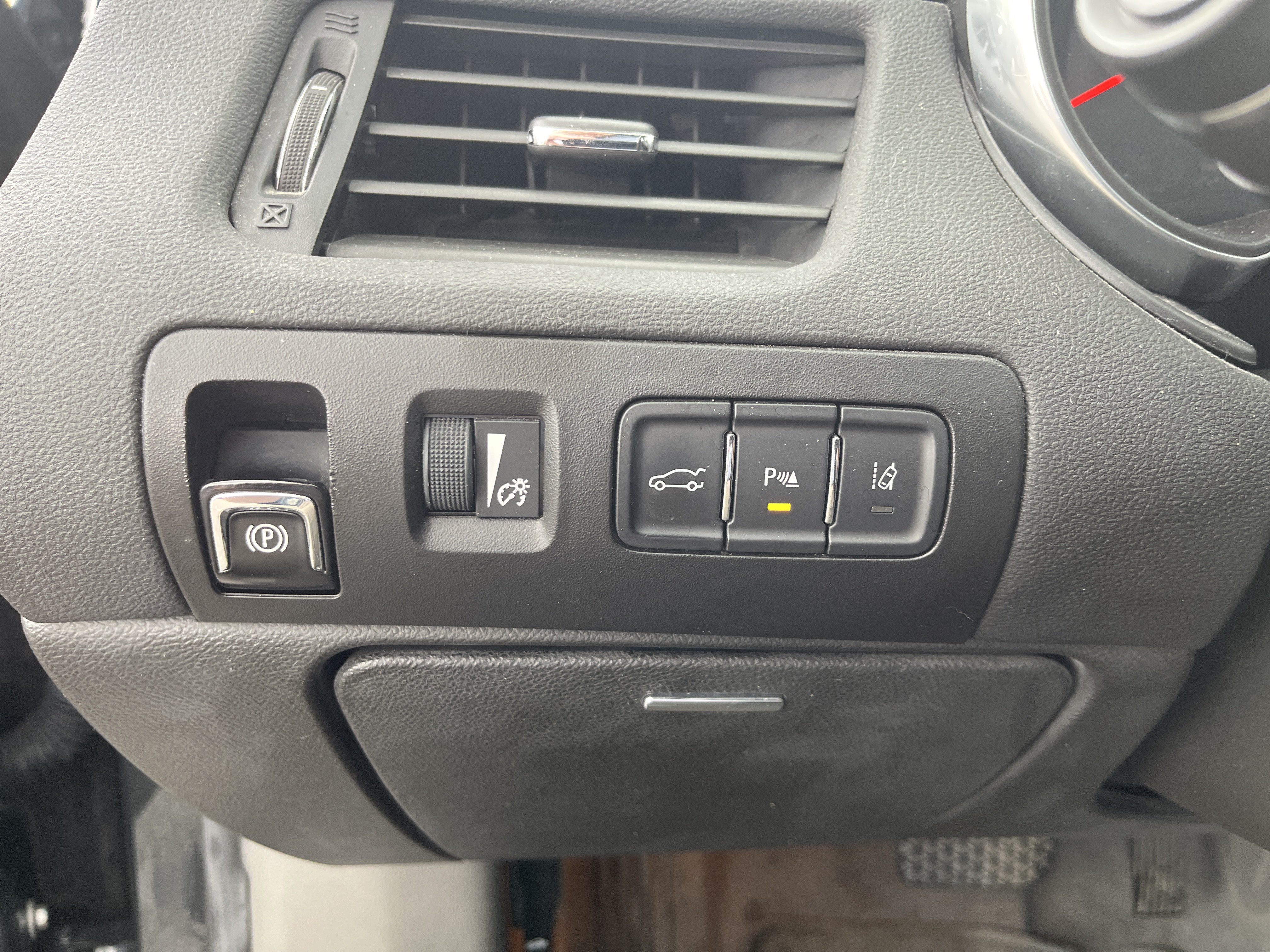 Used 2015 Chevrolet Impala LTZ FWD image 21