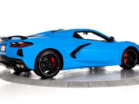 Used 2021 Chevrolet Corvette Stingray Convertible w/ Z51 Performance Package RWD image 6