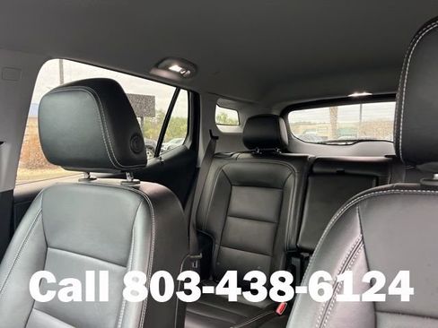 Used 2024 GMC Terrain SLT FWD image 28