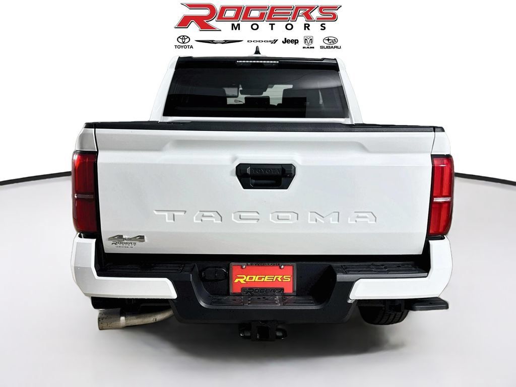 Used 2026 Toyota Tacoma SR5 AWD/4WD image 12