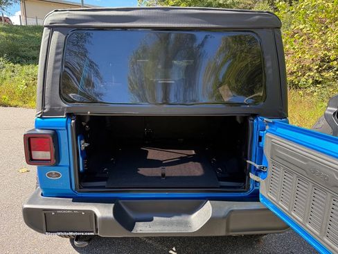 Used 2025 Jeep Wrangler Unlimited Sport image 15