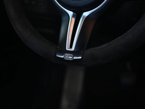 Used 2015 BMW M5 image 38