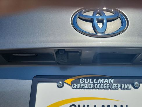 Used 2025 Toyota Highlander XLE image 35