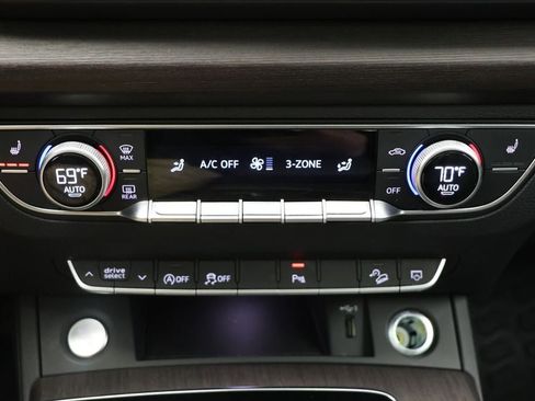 Used 2023 Audi Q5 2.0T Premium w/ Convenience Package image 23