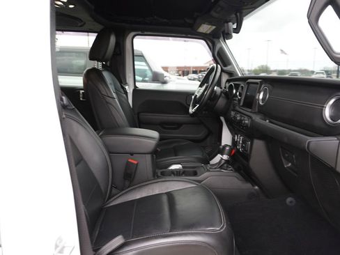 Used 2021 Jeep Wrangler Unlimited Sahara w/ Cold Weather Group image 9