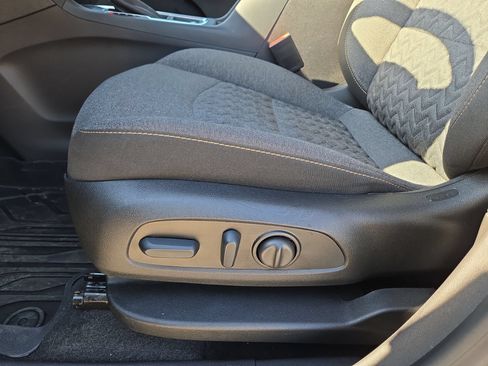 Used 2024 Chevrolet Equinox LT w/ LPO, Floor Liner Package FWD image 17