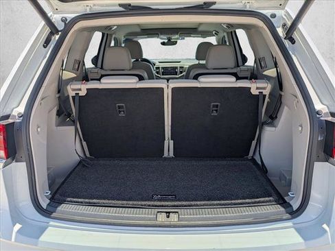 Used 2021 Volkswagen Atlas SE w/ Panoramic Sunroof Package FWD image 6