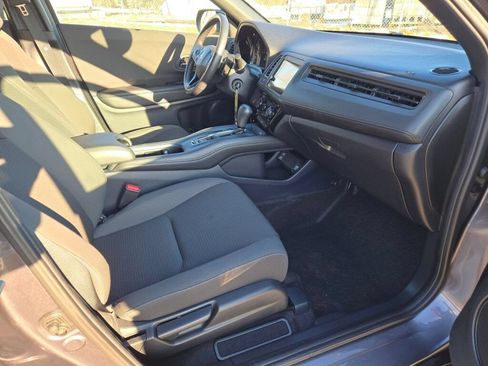 Used 2021 Honda HR-V Sport image 6