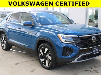 Certified 2025 Volkswagen Atlas Cross Sport SE w/ Panoramic Sunroof Package