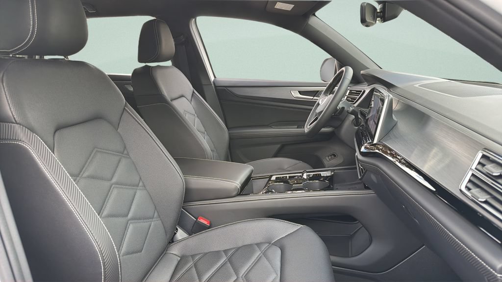 New 2026 Volkswagen Atlas Cross Sport SE FWD image 30
