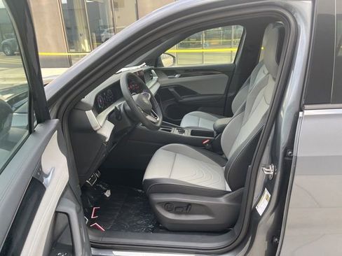 New 2026 Volkswagen Tiguan SE R-Line image 20