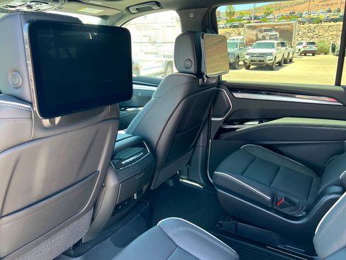 New 2026 Cadillac Escalade ESV Sport w/ Touring Package AWD/4WD image 20