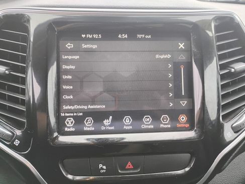Used 2019 Jeep Cherokee Limited AWD/4WD image 18