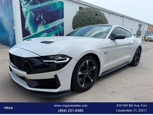 Used 2021 Ford Mustang GT Premium w/ Black Accent Package RWD image 2
