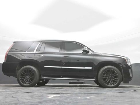 Used 2018 Cadillac Escalade 4WD image 36