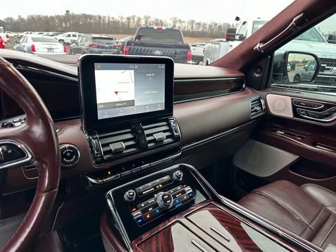 Used 2020 Lincoln Navigator Black Label w/ Cargo Convenience Package image 8